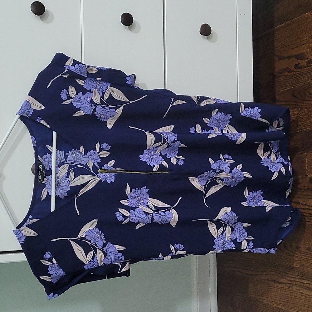 Express shirt small